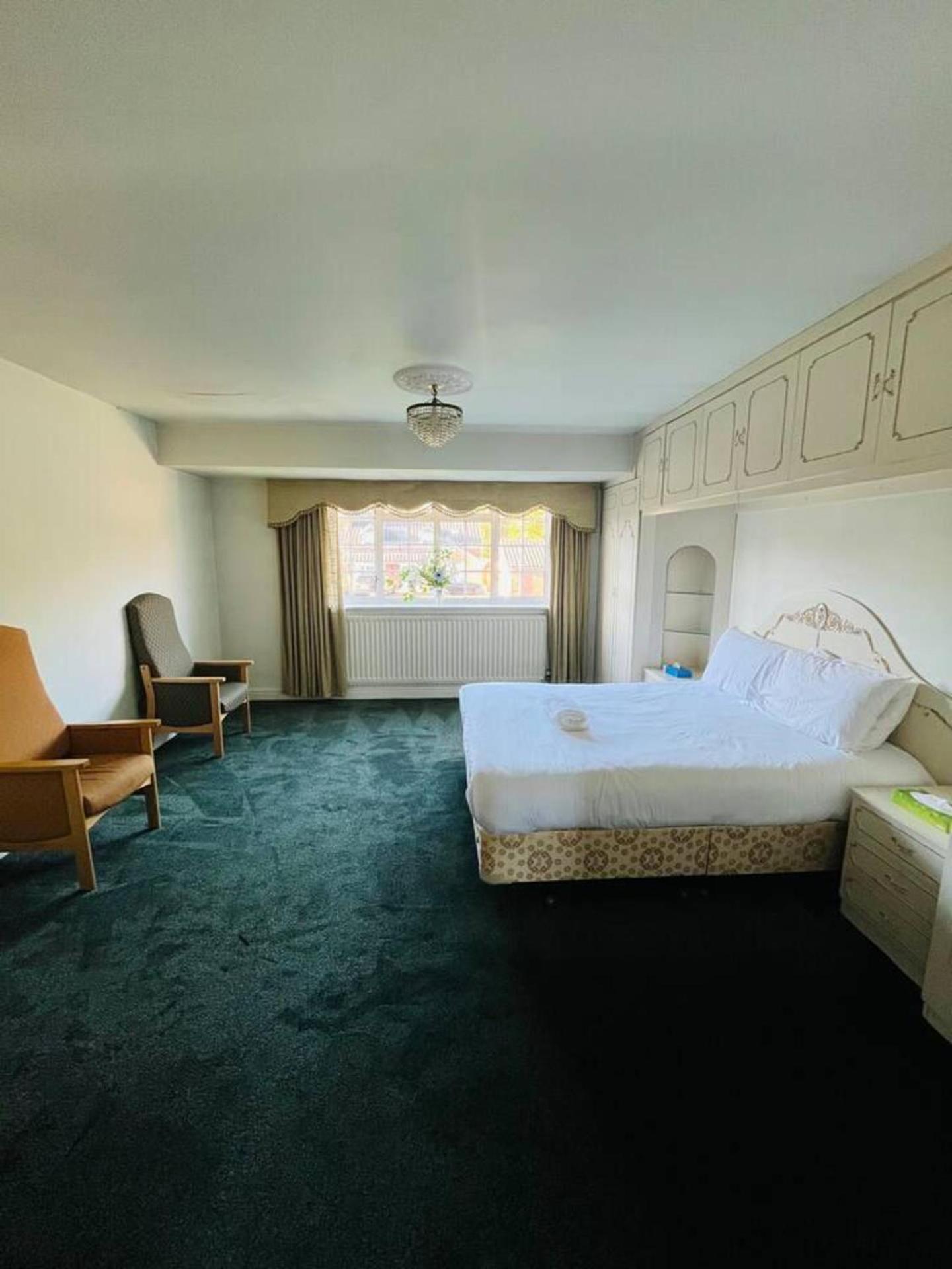 Holiday home Unwind In Comfort At Cosy Caradus Free Parking *