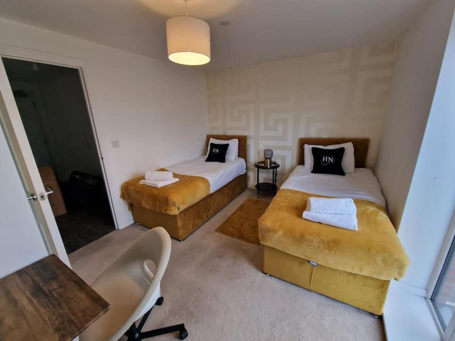 Ideal For Families & Businesses Apartment *