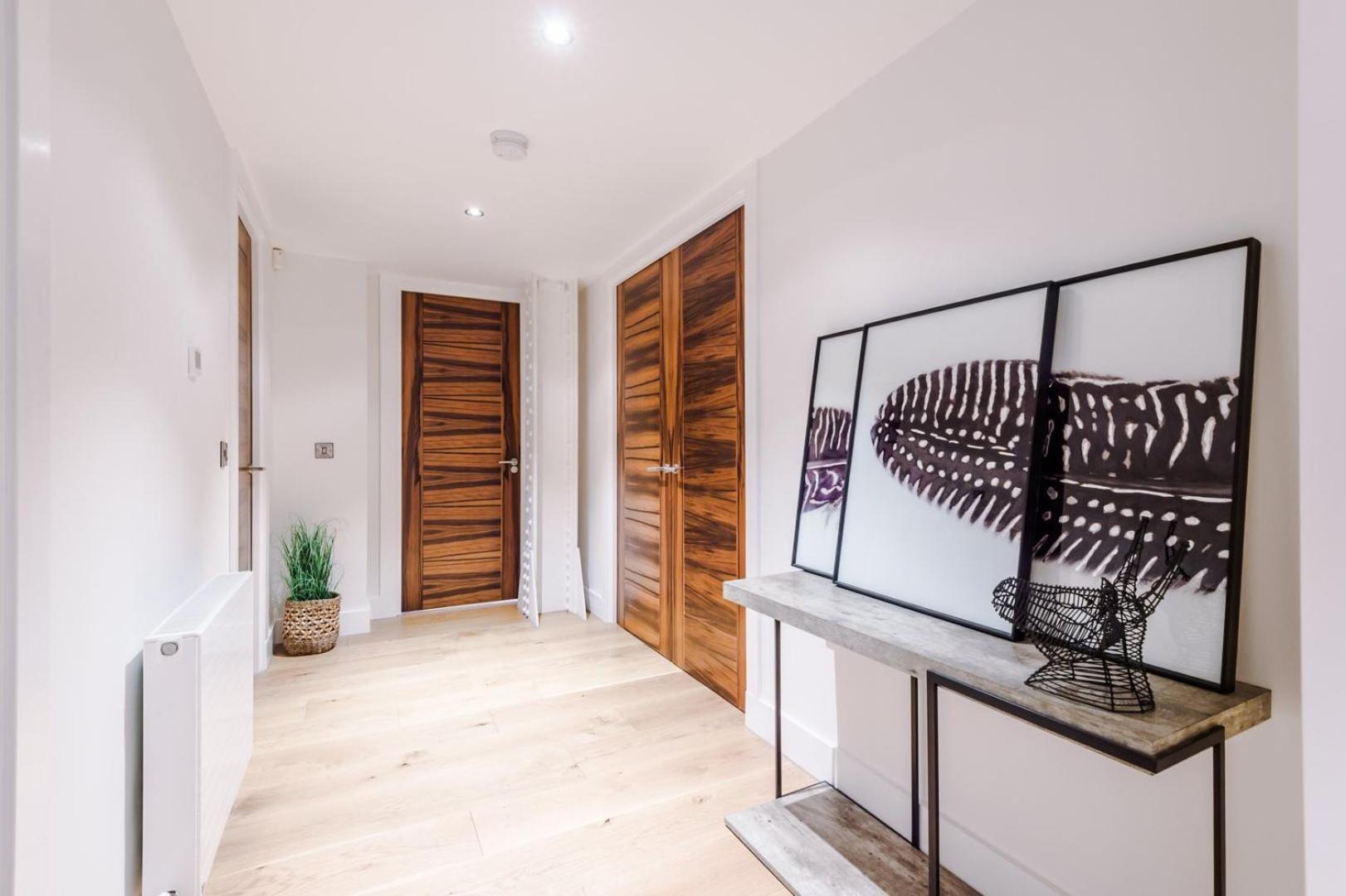 Wifi | 2bedrooms | 10min Away To Major Attractions