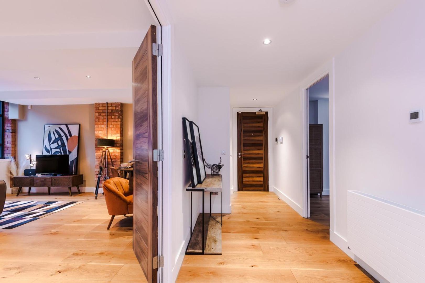 Wifi | 2bedrooms | 10min Away To Major Attractions