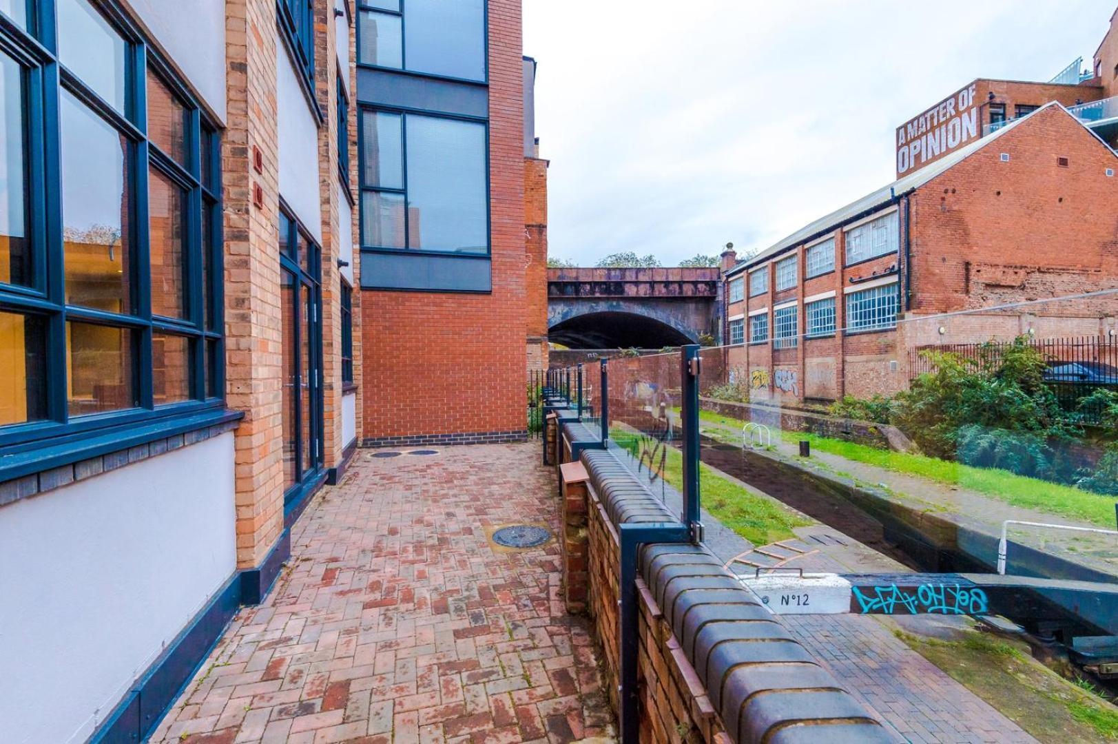 Apartment Wifi | 2bedrooms | 10min Away To Major Attractions