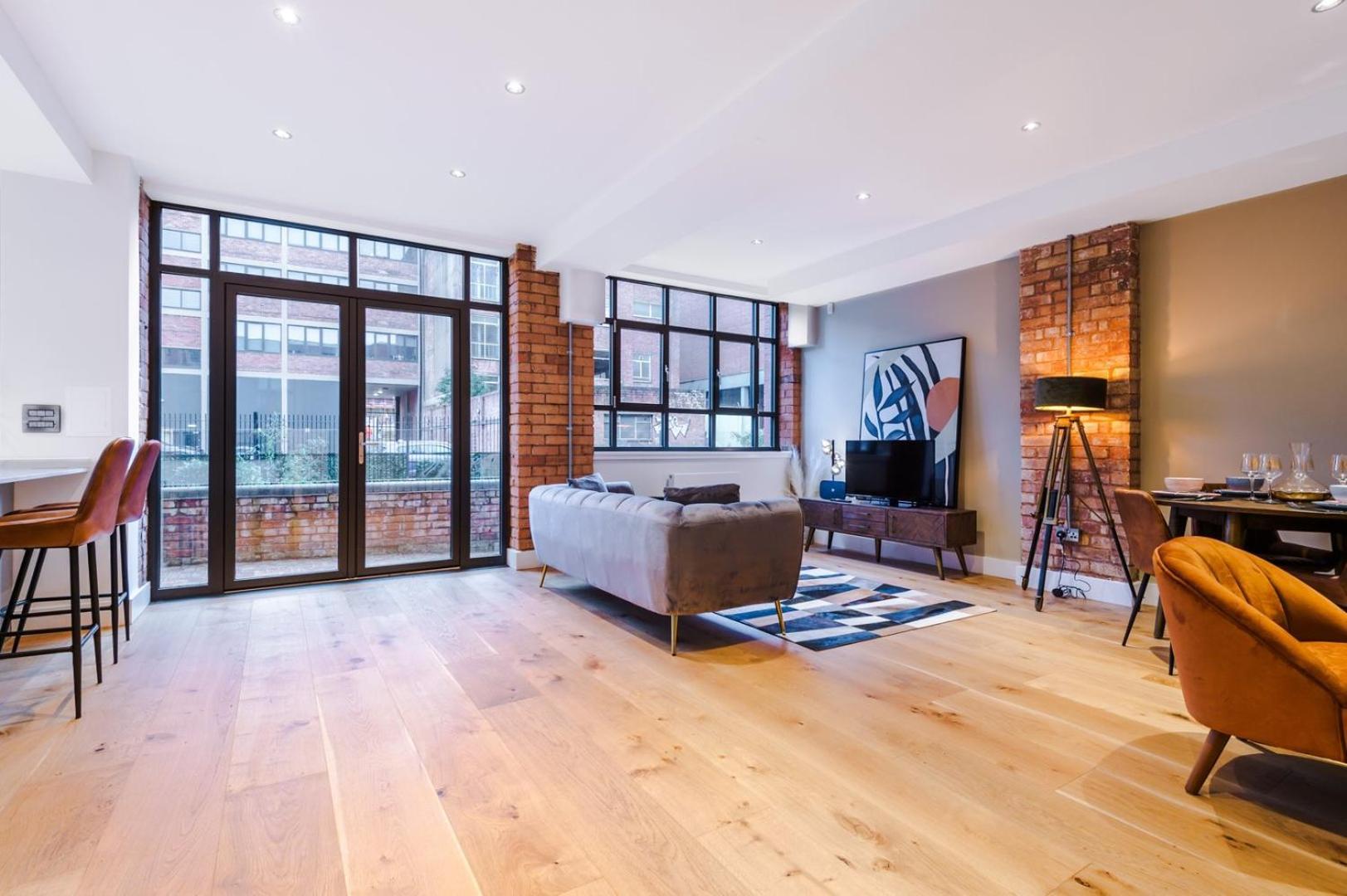 Wifi | 2bedrooms | 10min Away To Major Attractions