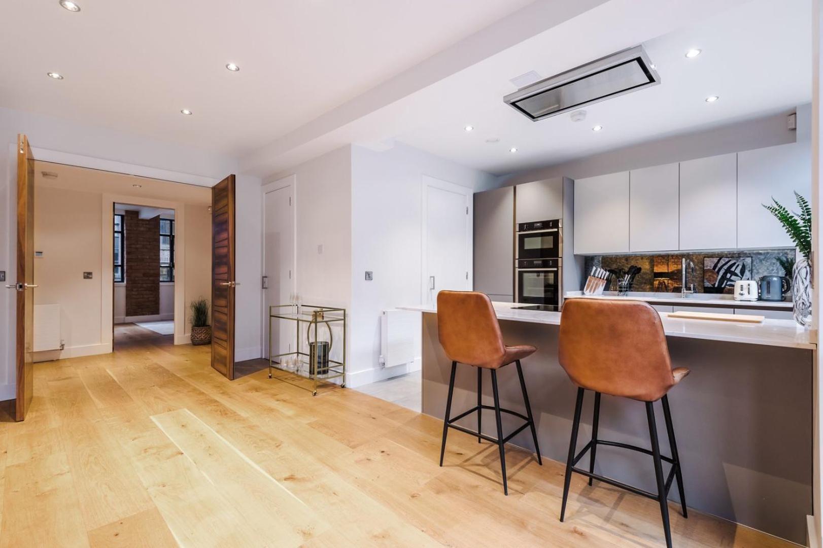 Apartment Wifi | 2bedrooms | 10min Away To Major Attractions *