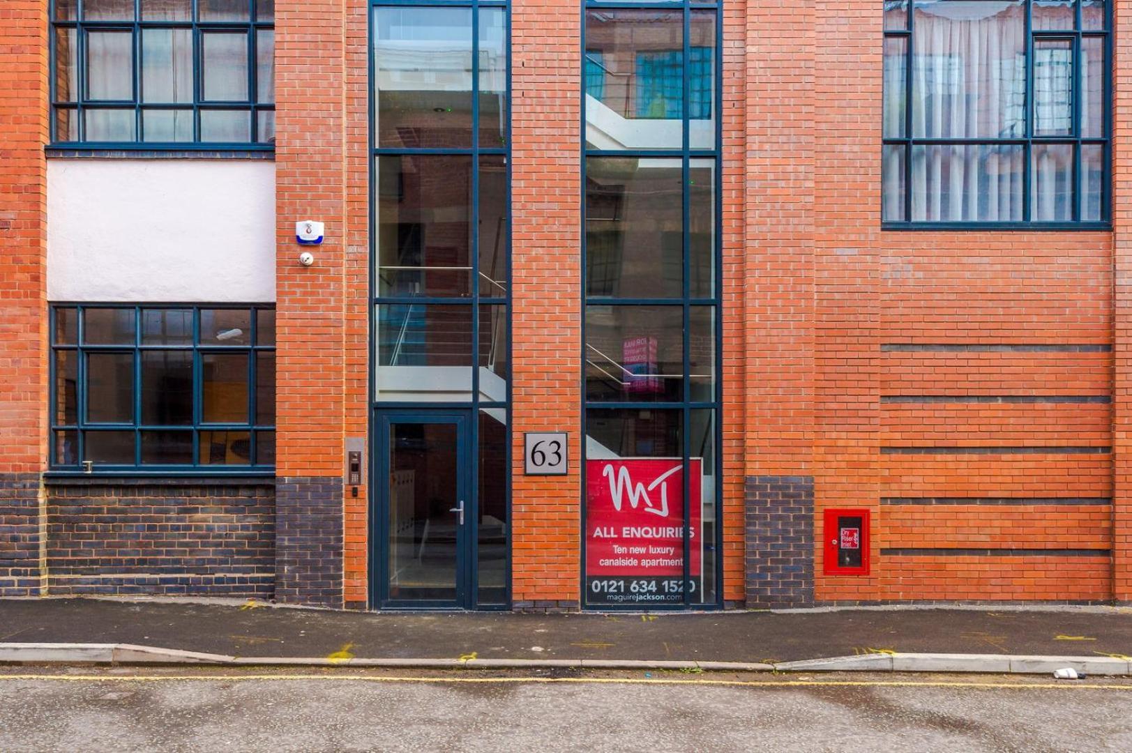 Wifi | 2bedrooms | 10min Away To Major Attractions *