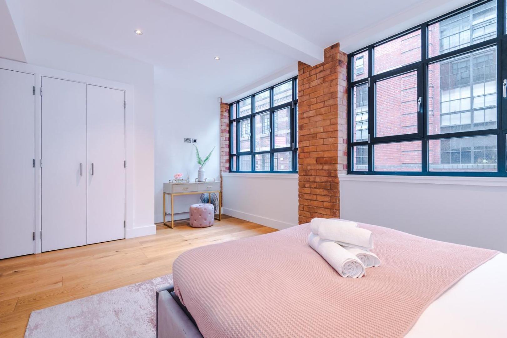 Wifi | 2bedrooms | 10min Away To Major Attractions
