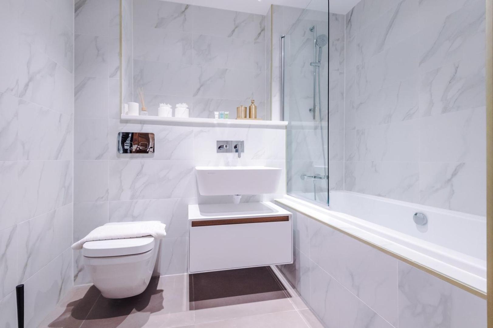 Apartment Wifi | 2bedrooms | 10min Away To Major Attractions *