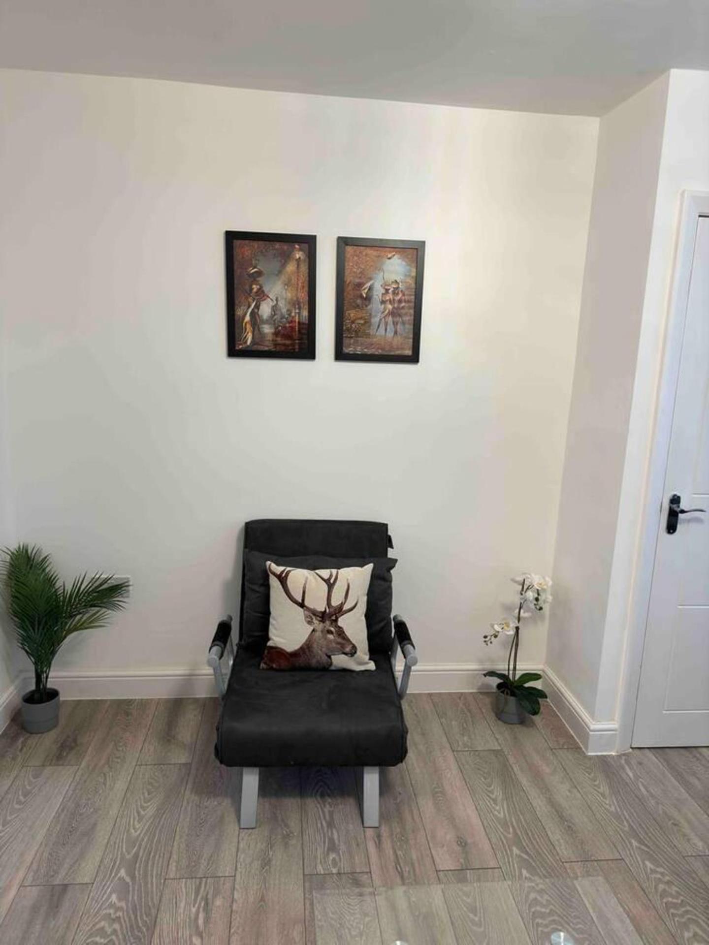 3-Bed Home Sleeps 8 Ideal For Large Groups Birmingham