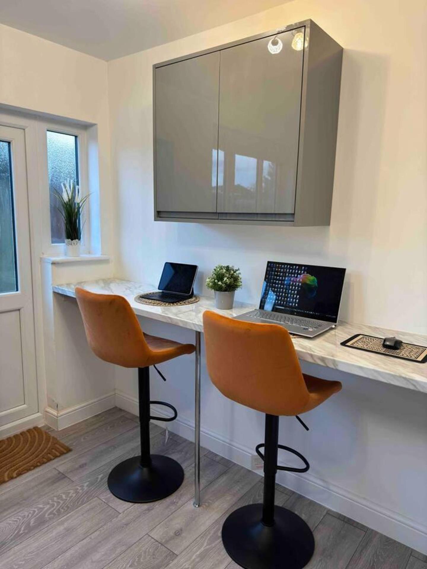 3-Bed Home Sleeps 8 Ideal For Large Groups * Birmingham