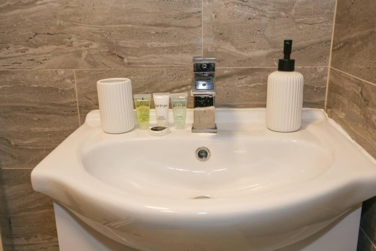Apartment 2 Bedroom Near Airport - Nec - Centre Birmingham