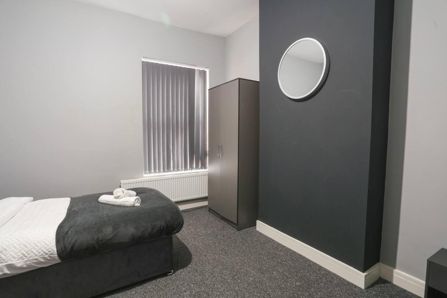 2 Bedroom Near Airport - Nec - Centre *