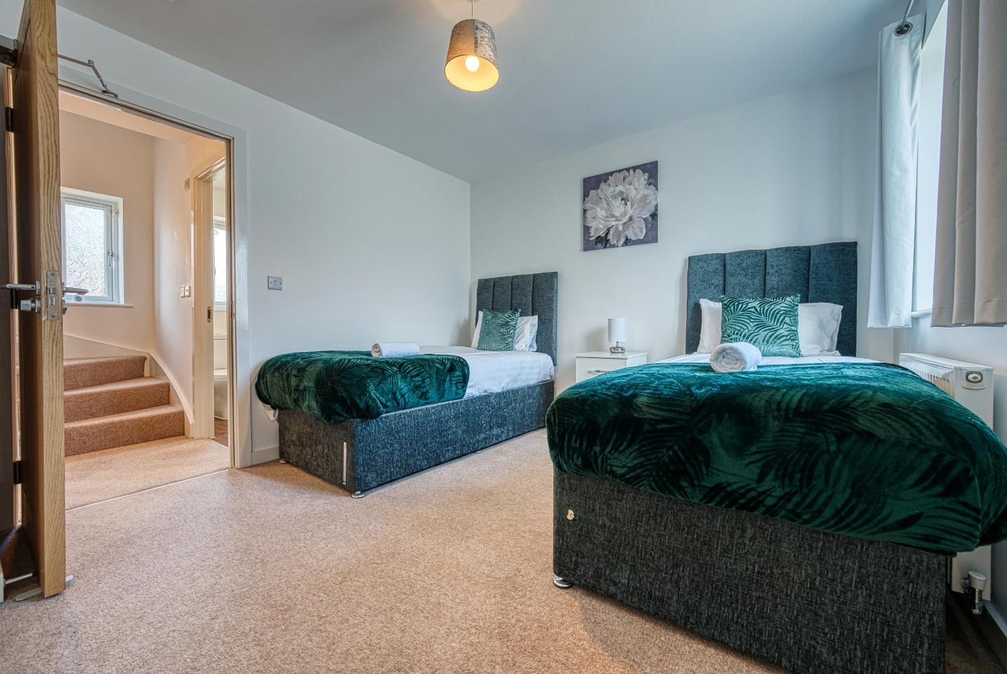 Large 5 Bed House Near Nec, Bhx Airport, Hs2, Private Parking Birmingham