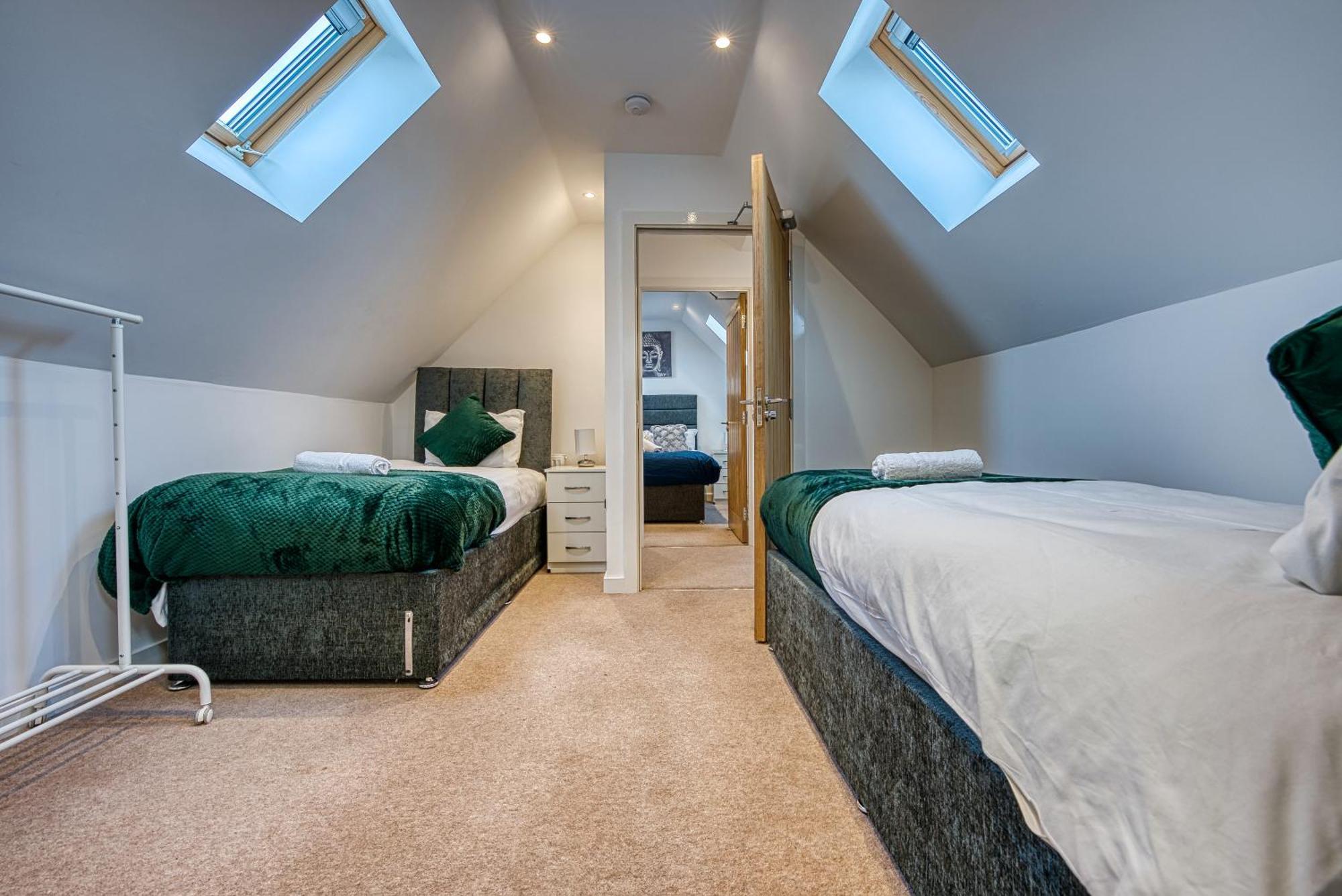 Holiday home Large 5 Bed House Near Nec, Bhx Airport, Hs2, Private Parking *