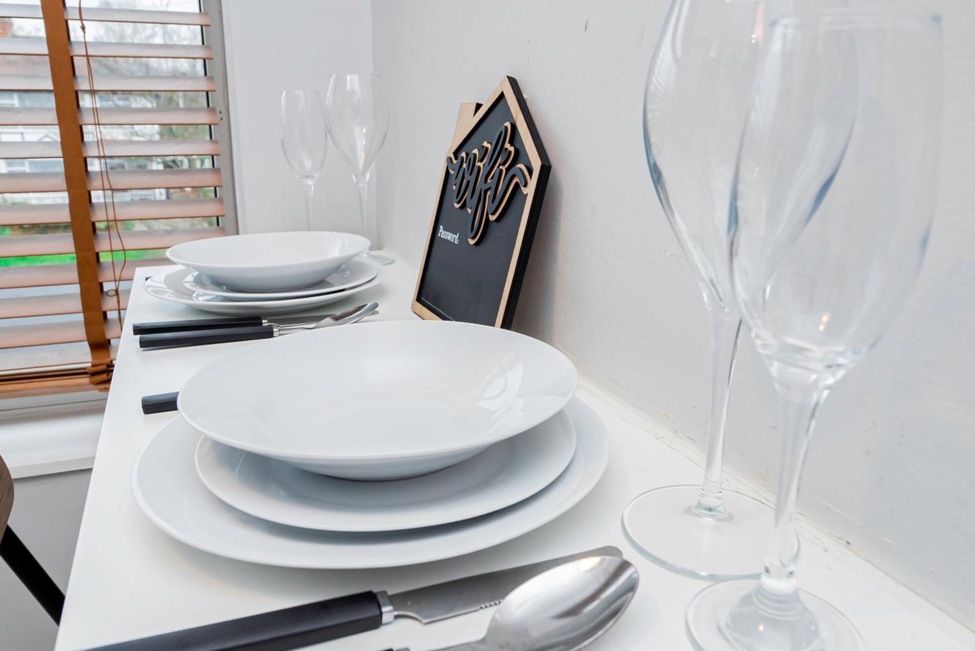 Families, Contractors, Business, Nec, Bhx, Airport Apartment *