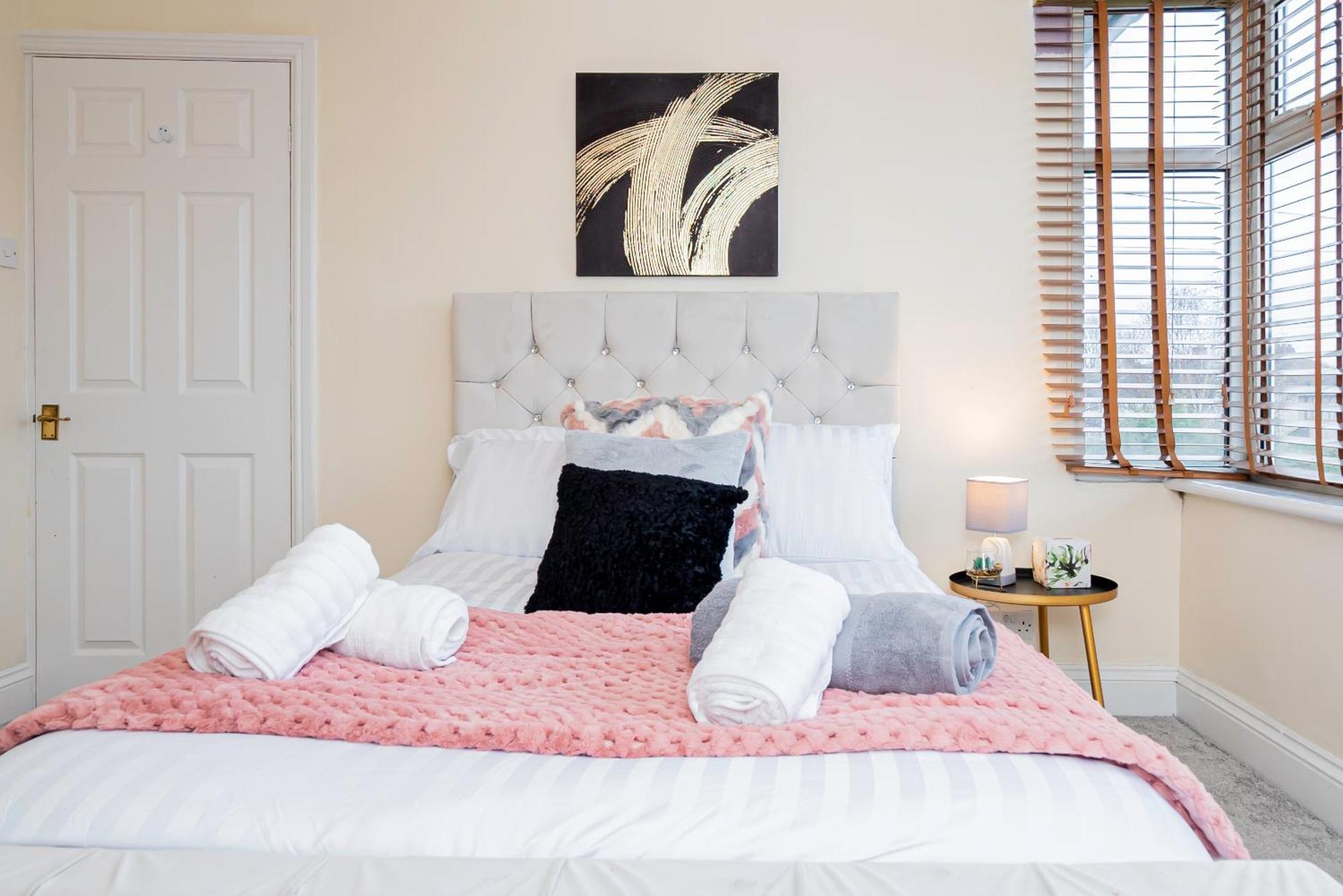Families, Contractors, Business, Nec, Bhx, Airport Apartment *