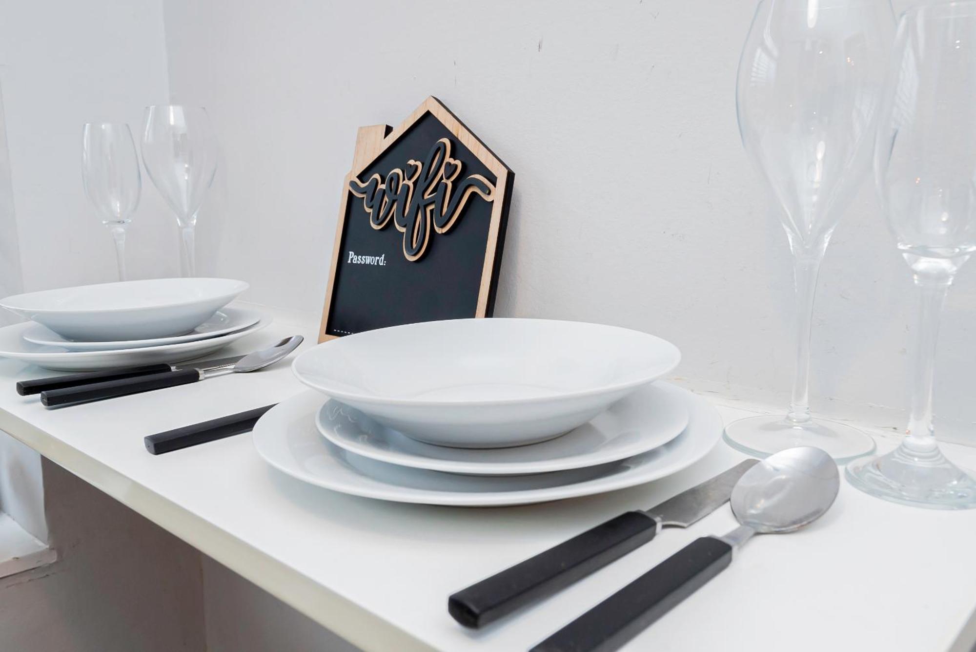 Families, Contractors, Business, Nec, Bhx, Airport Apartment *