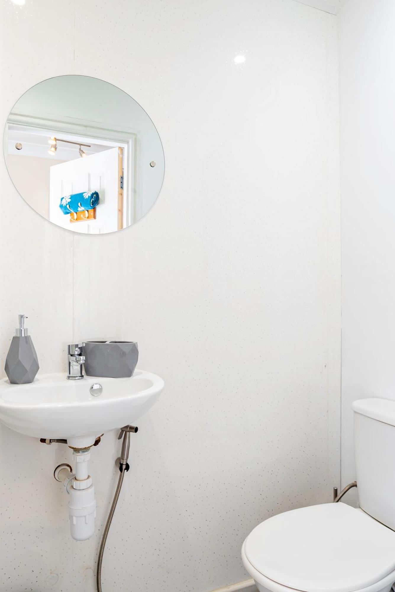 Apartment Families, Contractors, Business, Nec, Bhx, Airport Birmingham