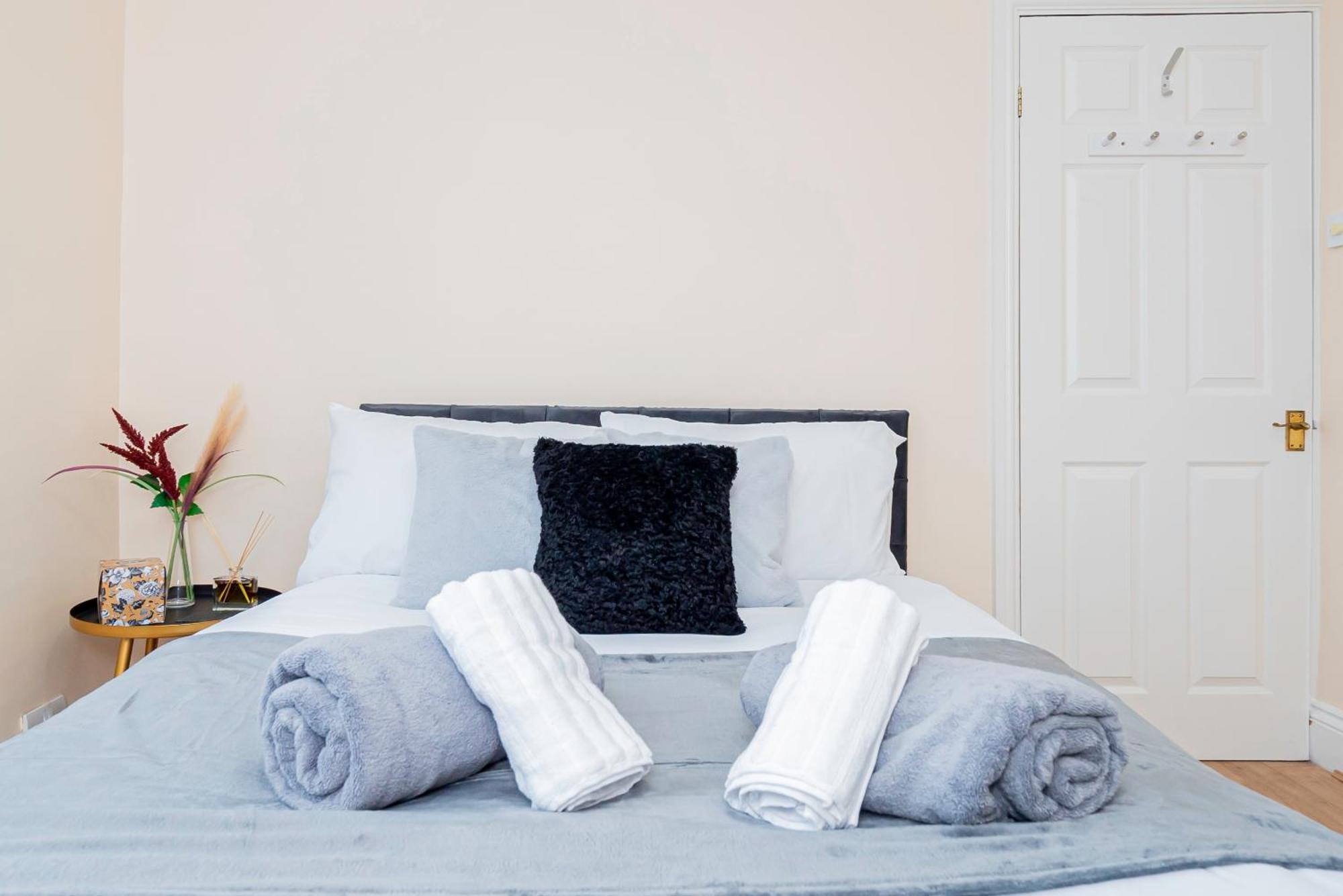 Apartment Families, Contractors, Business, Nec, Bhx, Airport Birmingham