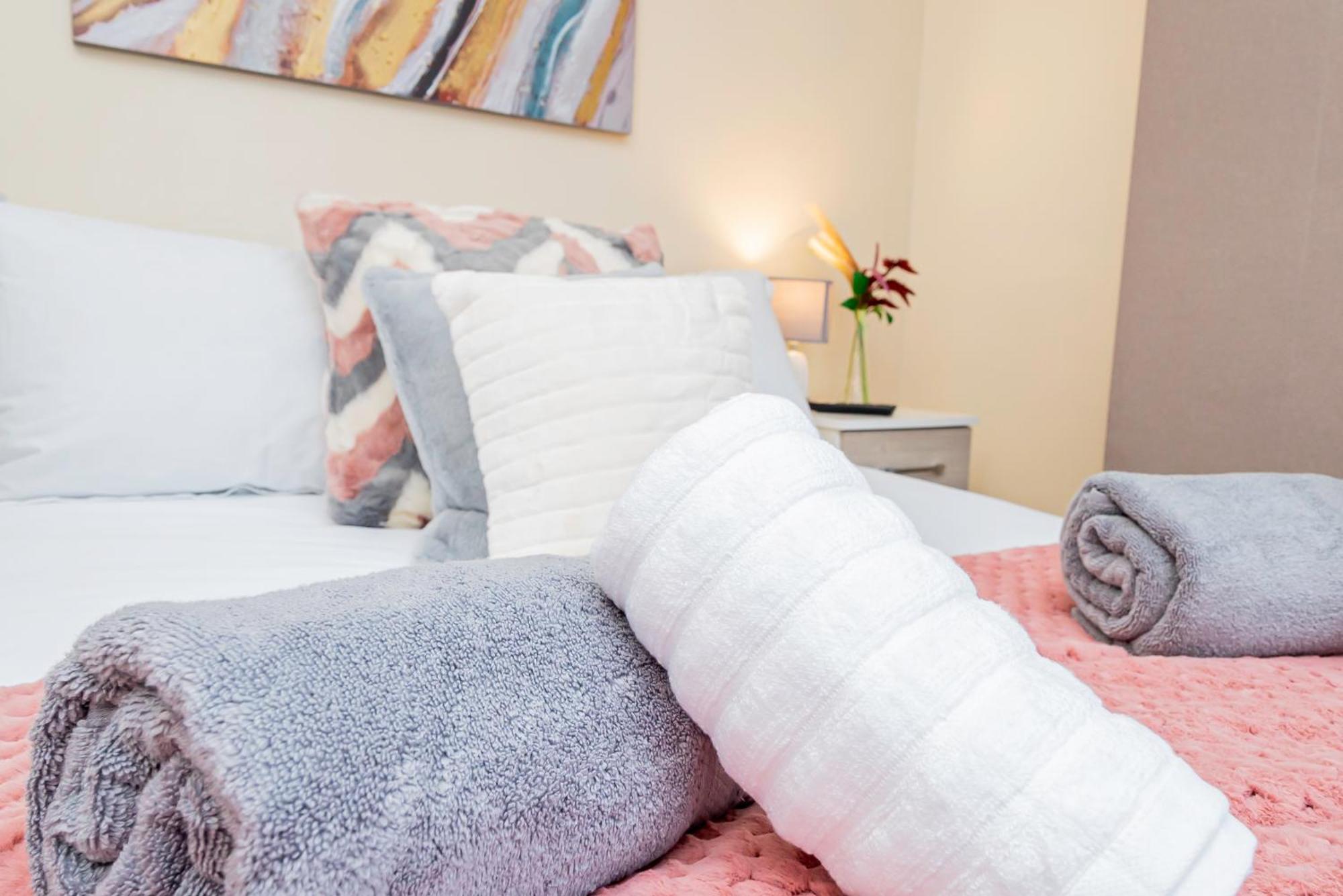 Families, Contractors, Business, Nec, Bhx, Airport Apartment
