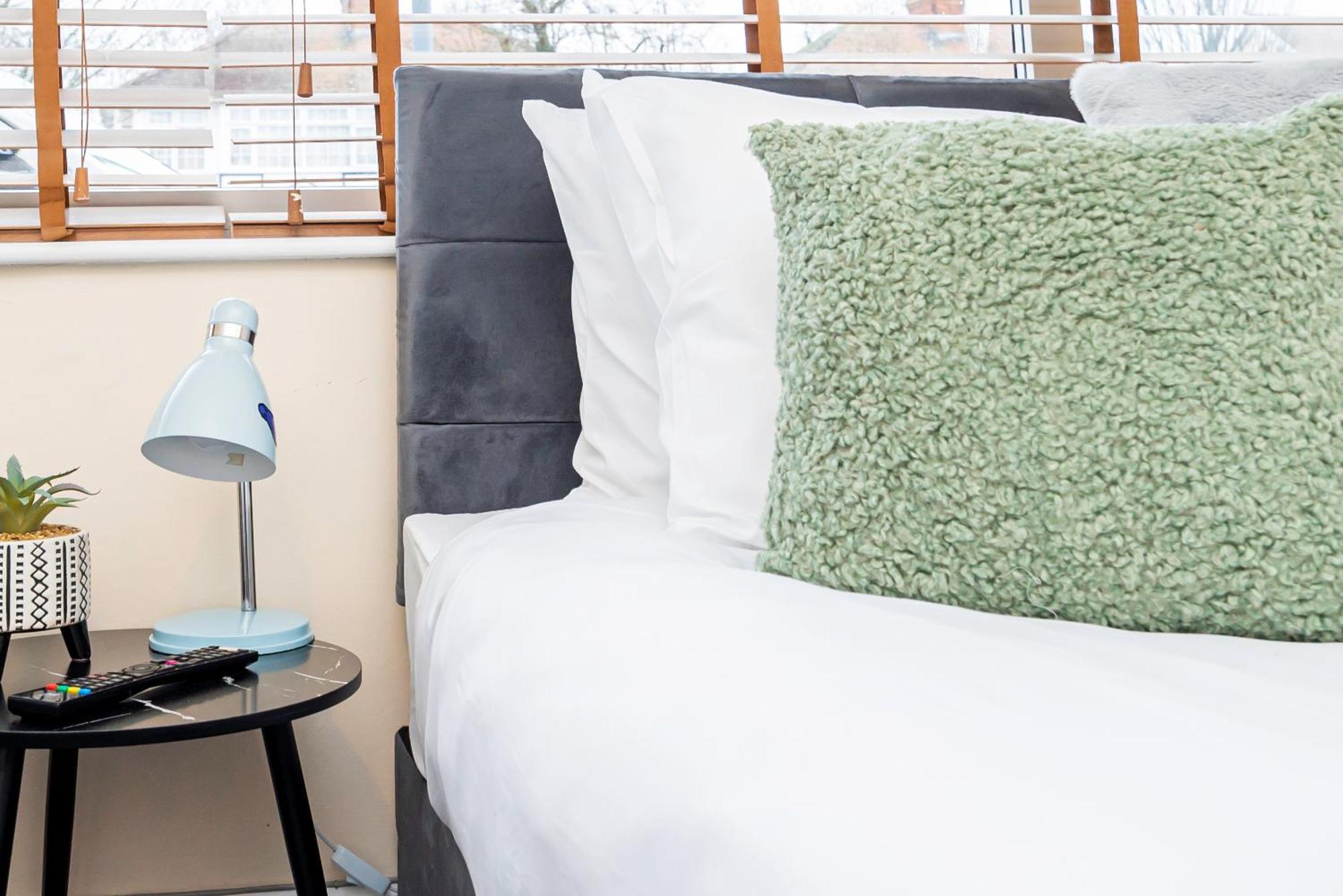 Apartment Families, Contractors, Business, Nec, Bhx, Airport Birmingham
