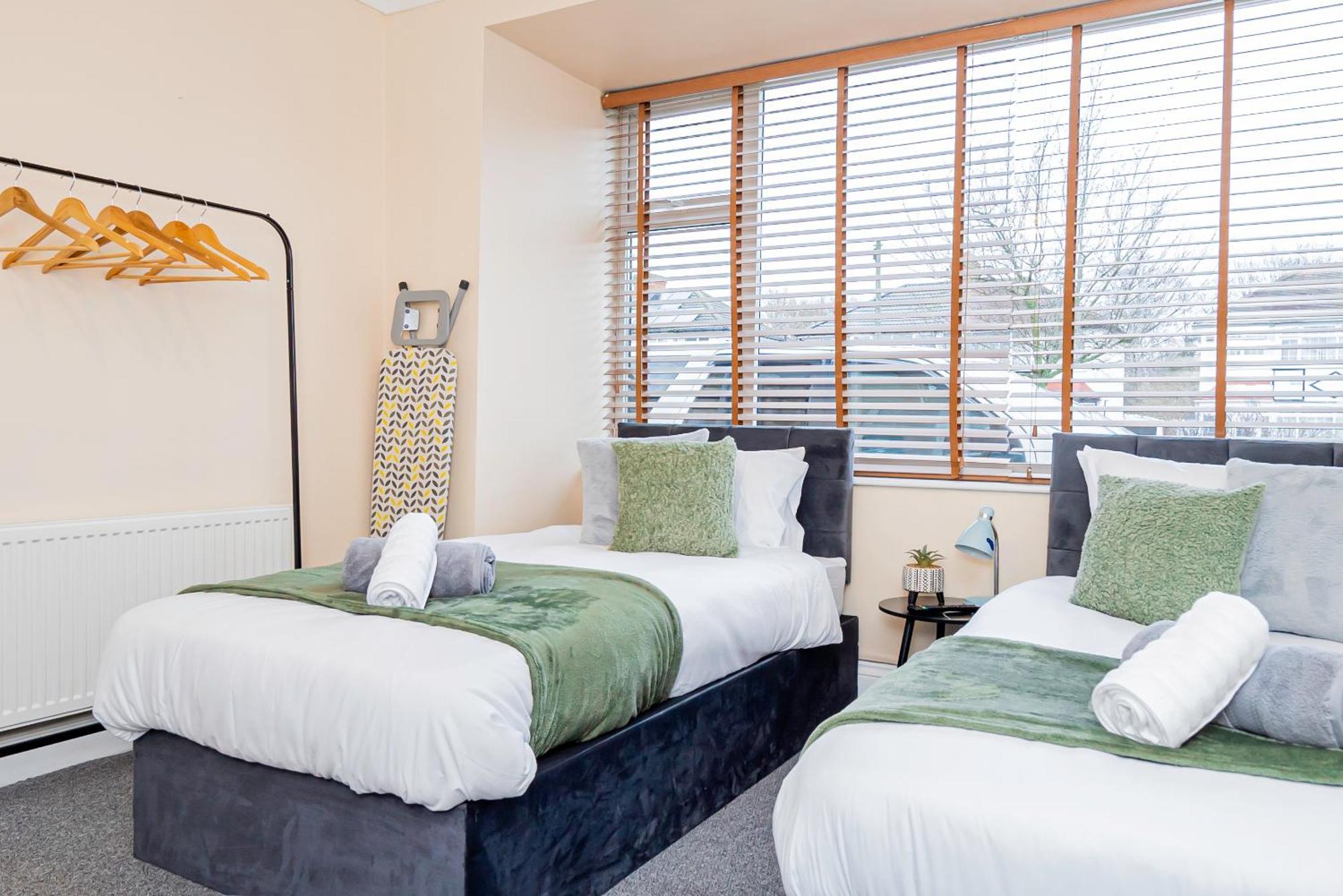 Families, Contractors, Business, Nec, Bhx, Airport