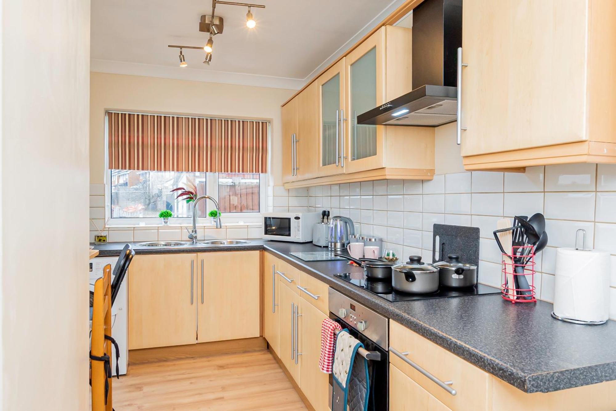 Families, Contractors, Business, Nec, Bhx, Airport Apartment *