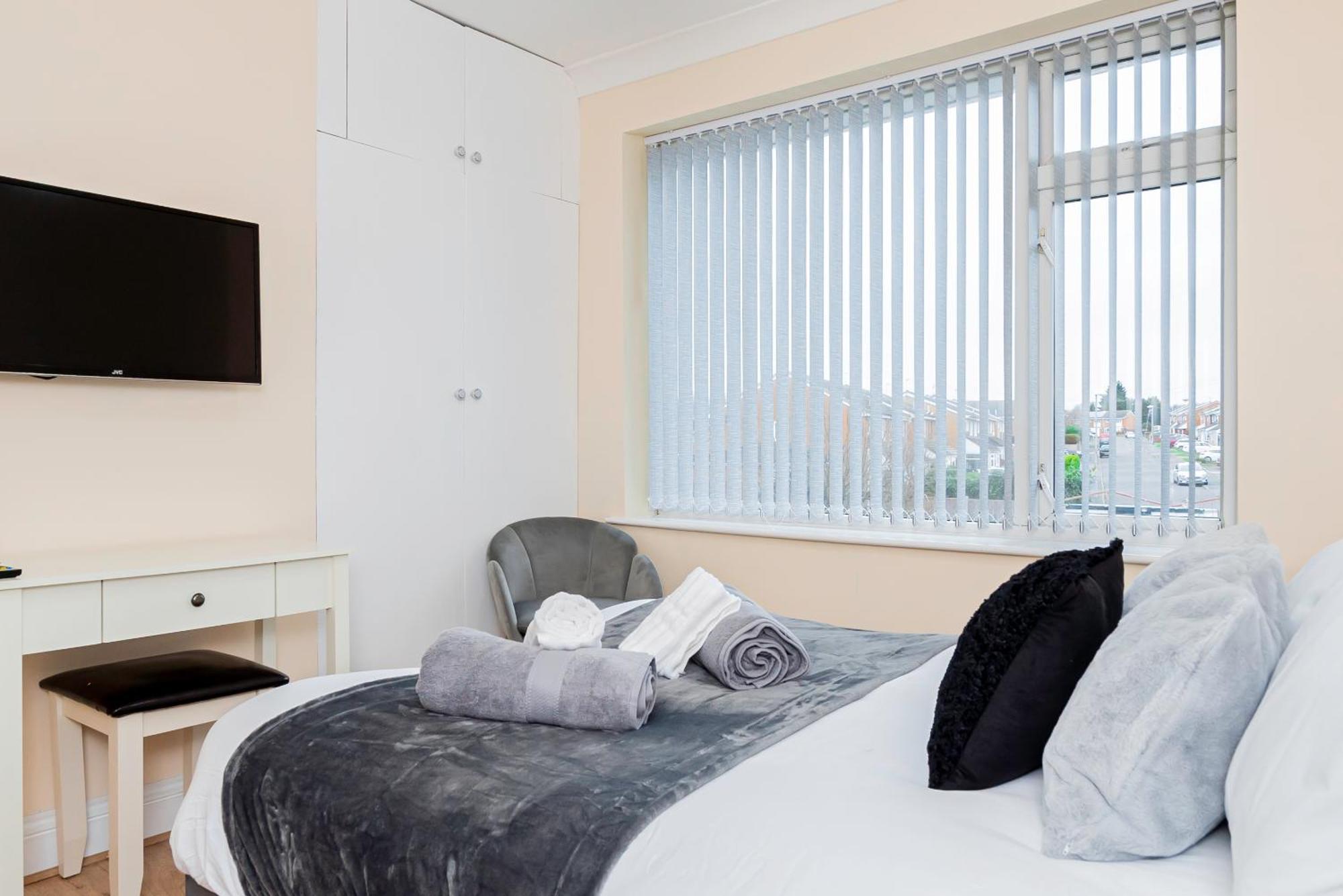 Apartment Families, Contractors, Business, Nec, Bhx, Airport Birmingham
