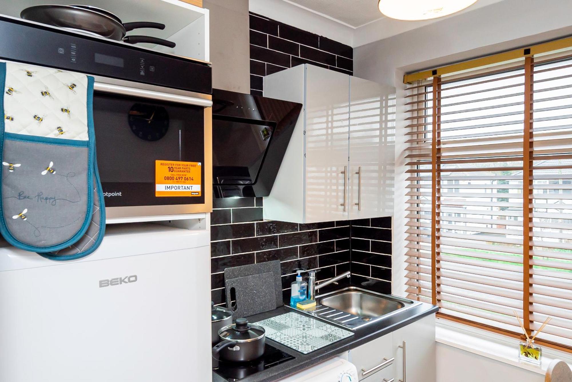 Families, Contractors, Business, Nec, Bhx, Airport Apartment