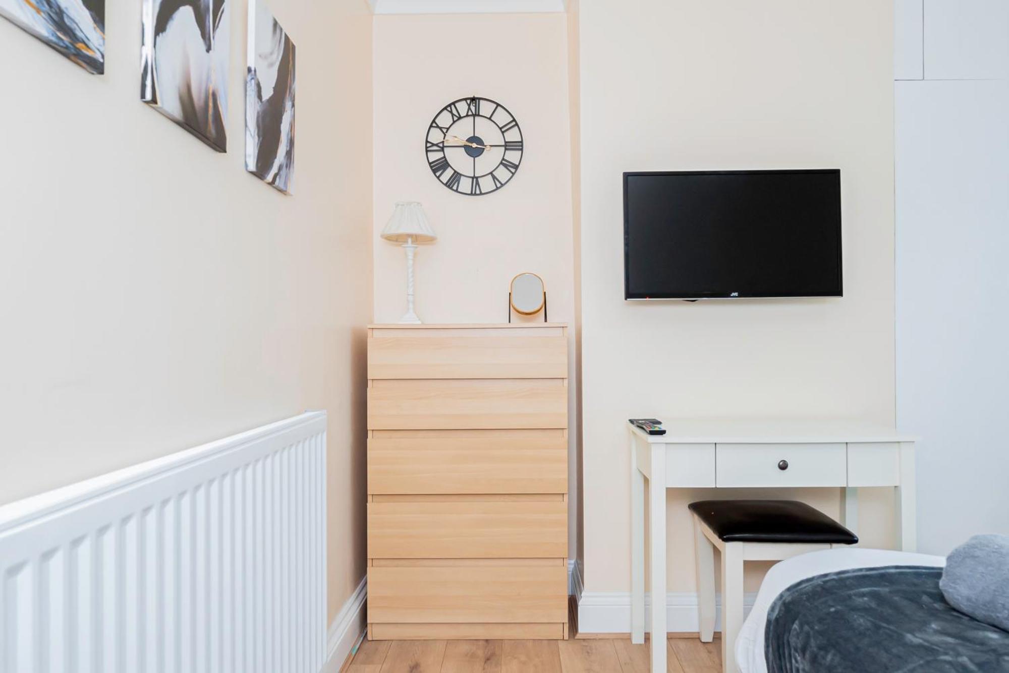 Families, Contractors, Business, Nec, Bhx, Airport *