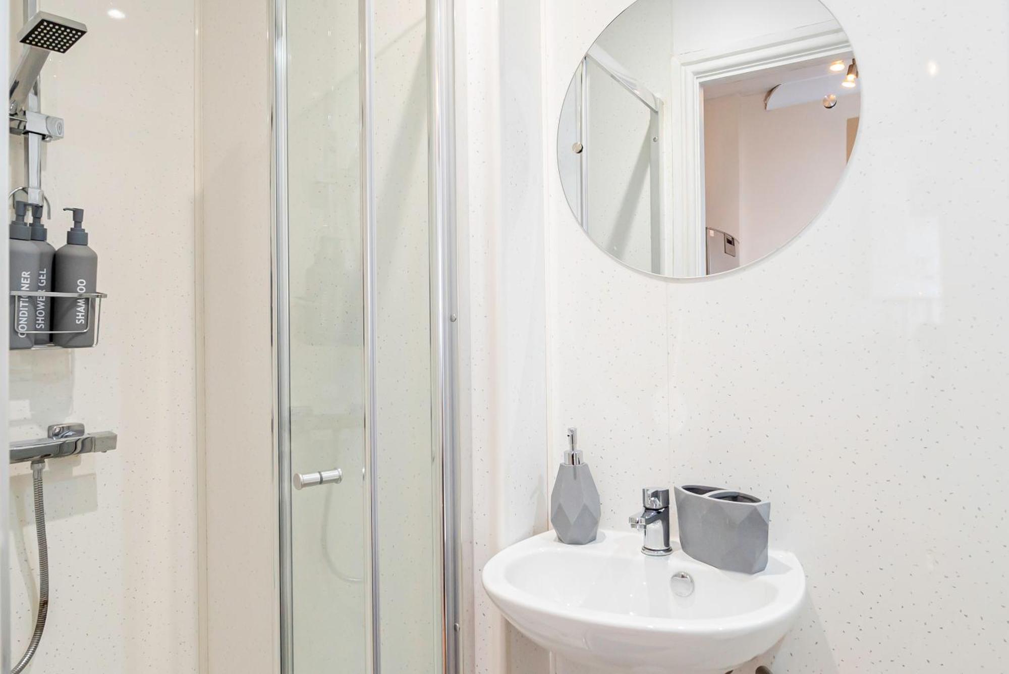 Families, Contractors, Business, Nec, Bhx, Airport * Birmingham