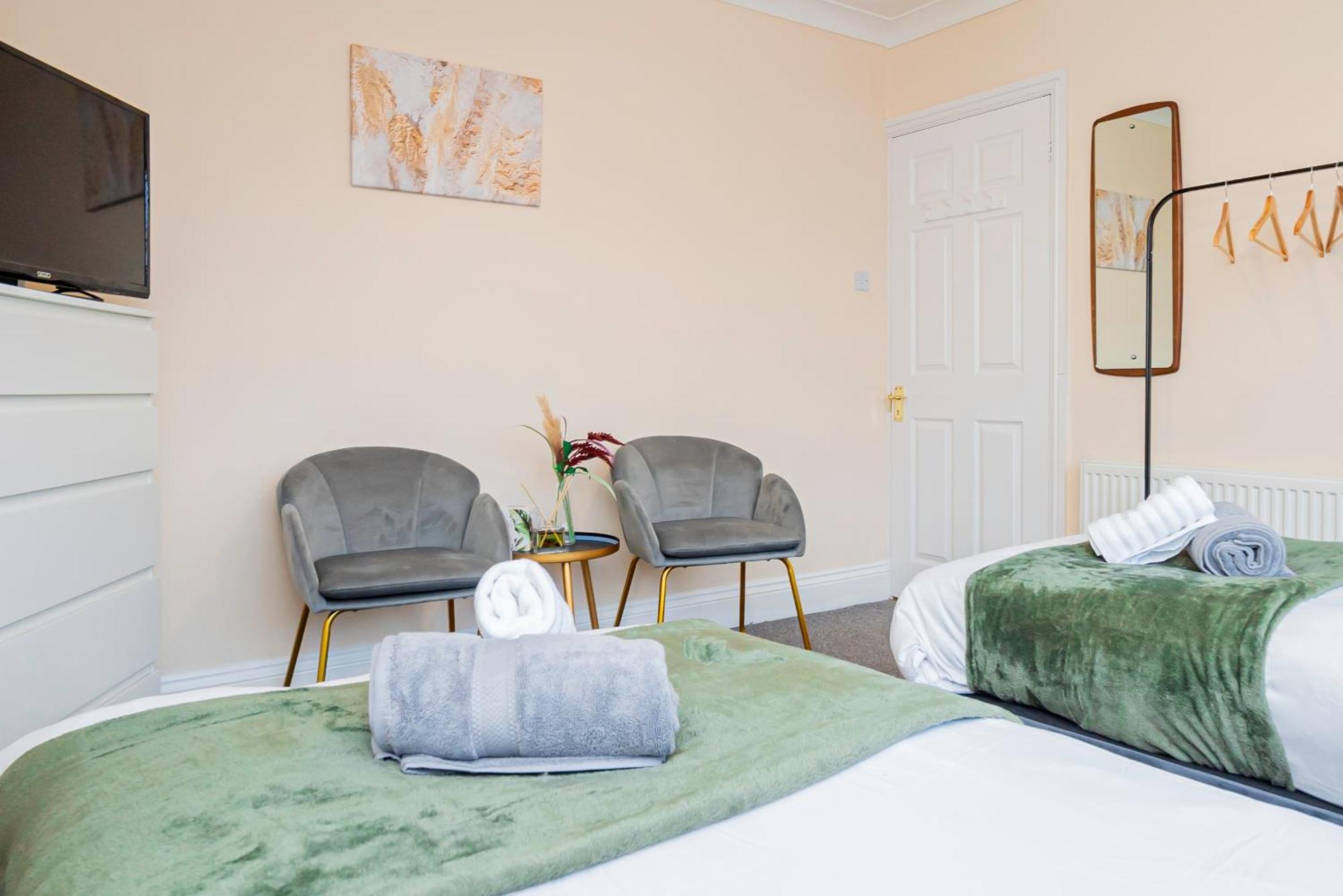 Apartment Families, Contractors, Business, Nec, Bhx, Airport *