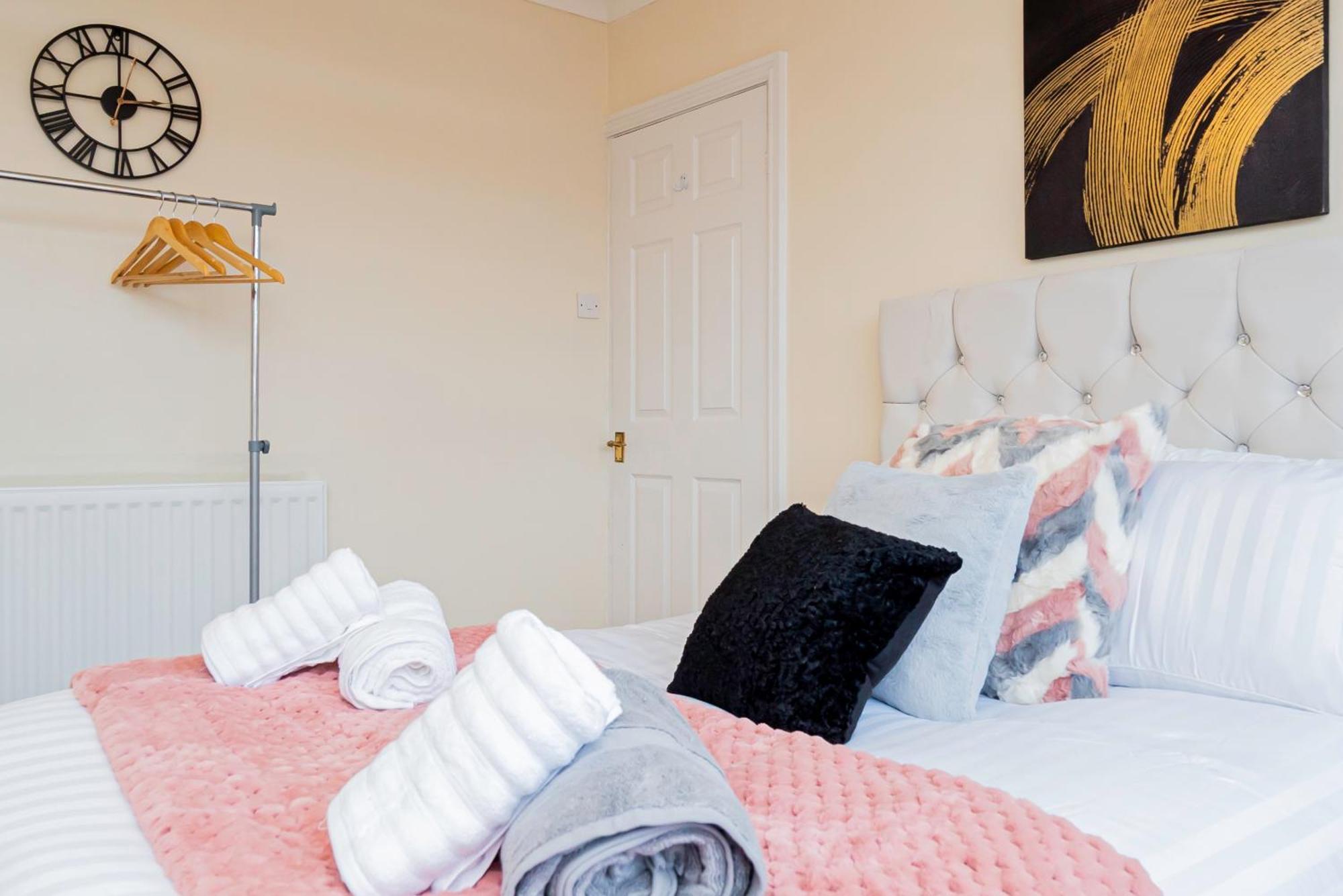 Families, Contractors, Business, Nec, Bhx, Airport Apartment Birmingham