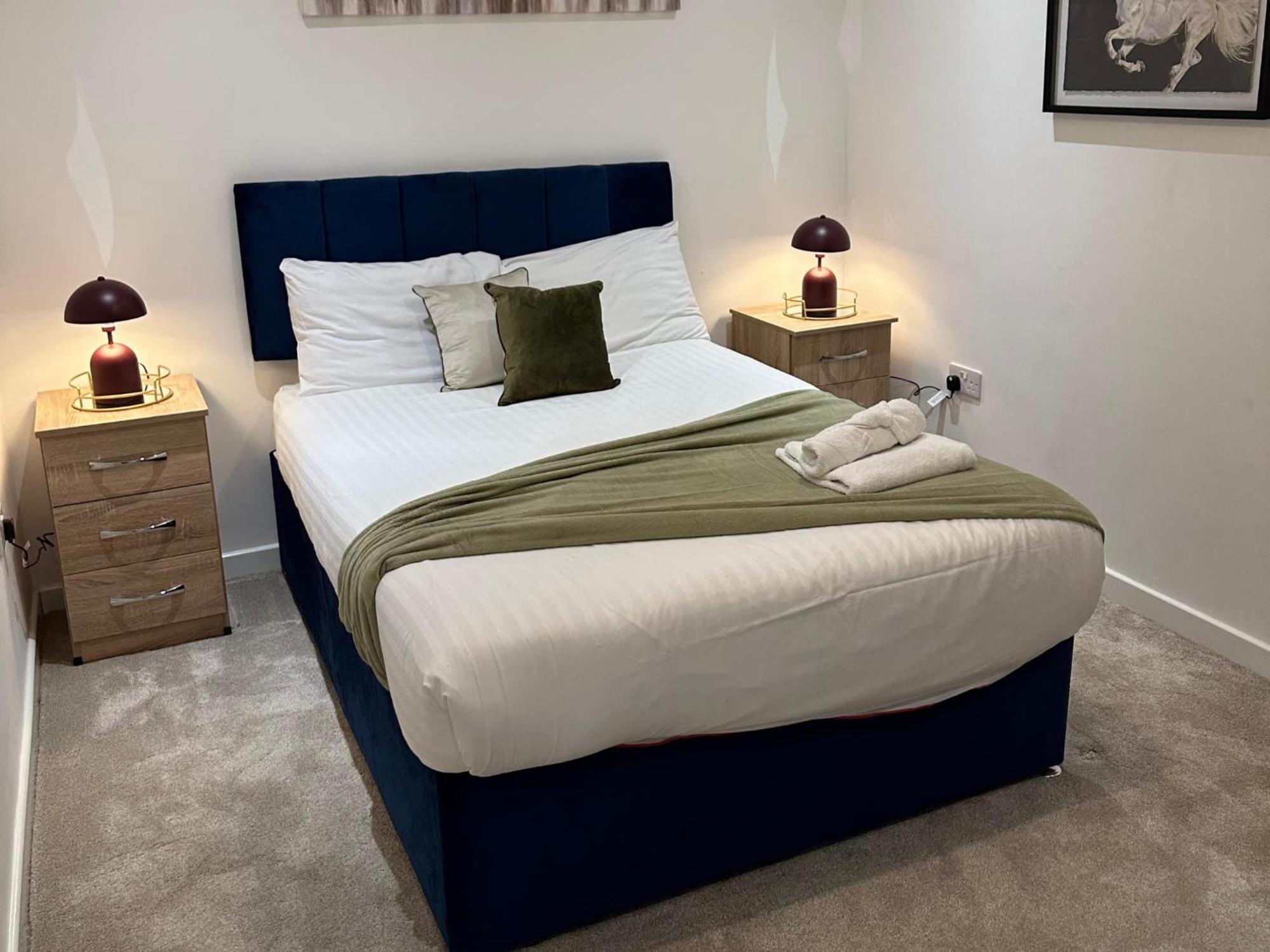 House 6 Large Private Bedrooms With 7 Beds, Close To Nec, Jlr, Centre Holiday home Birmingham