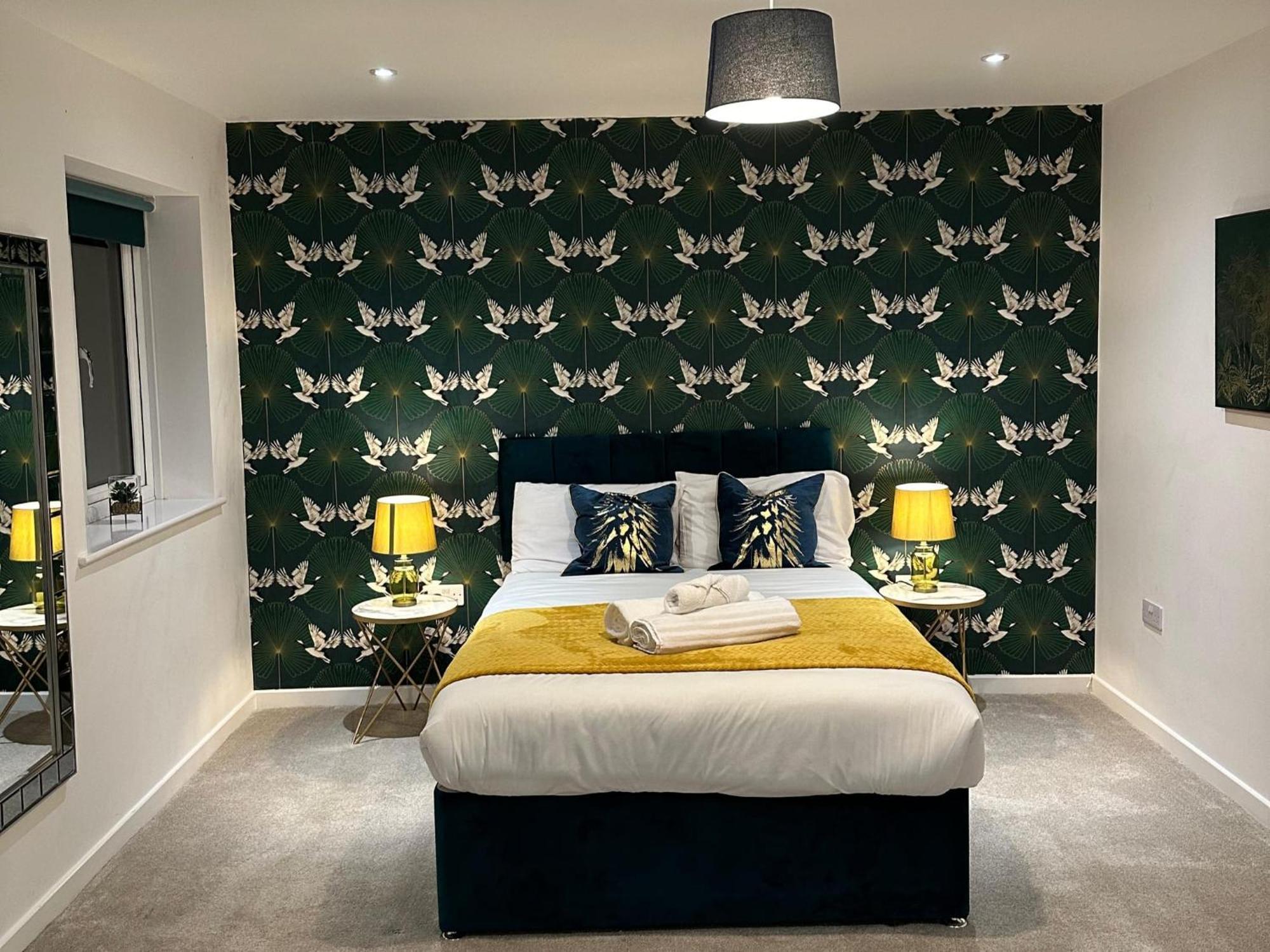 House 6 Large Private Bedrooms With 7 Beds, Close To Nec, Jlr, Centre Birmingham