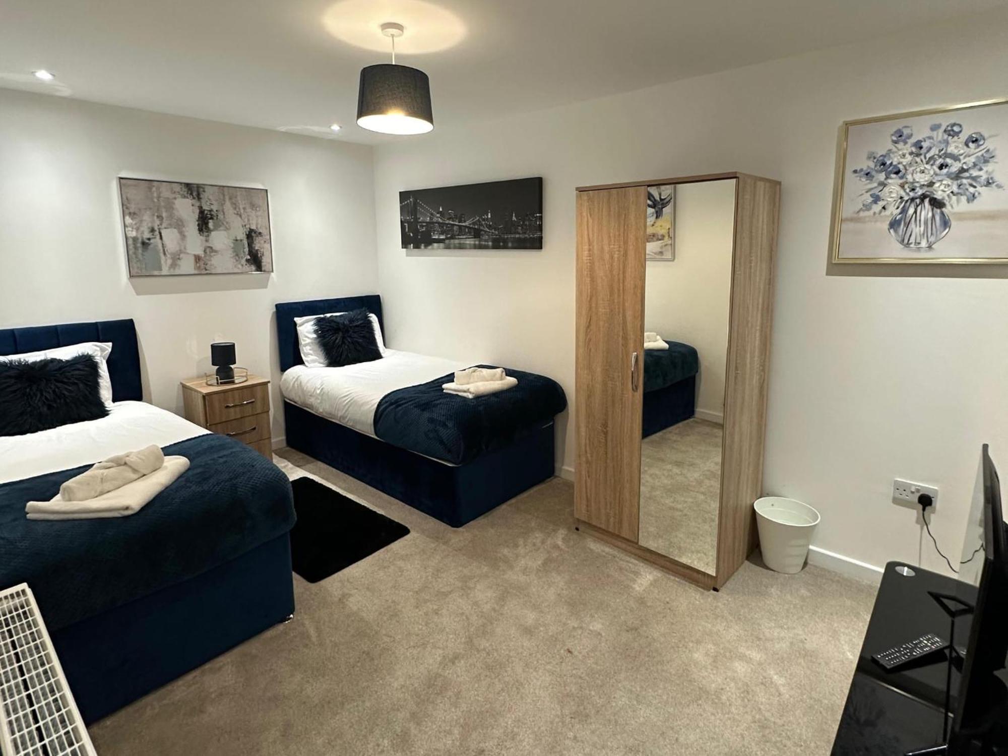 House 6 Large Private Bedrooms With 7 Beds, Close To Nec, Jlr, Centre Holiday home Birmingham