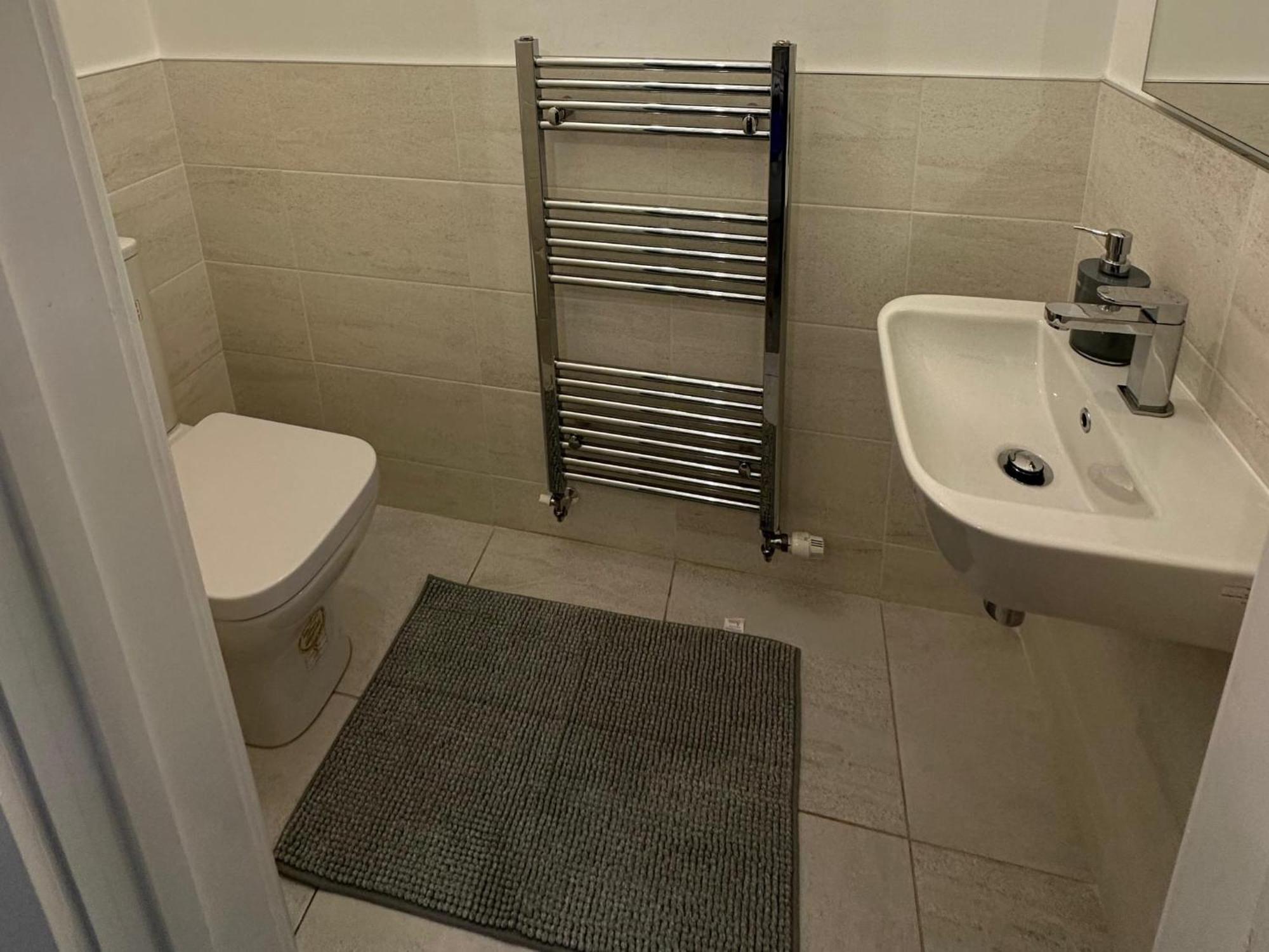 House 6 Large Private Bedrooms With 7 Beds, Close To Nec, Jlr, Centre * Birmingham