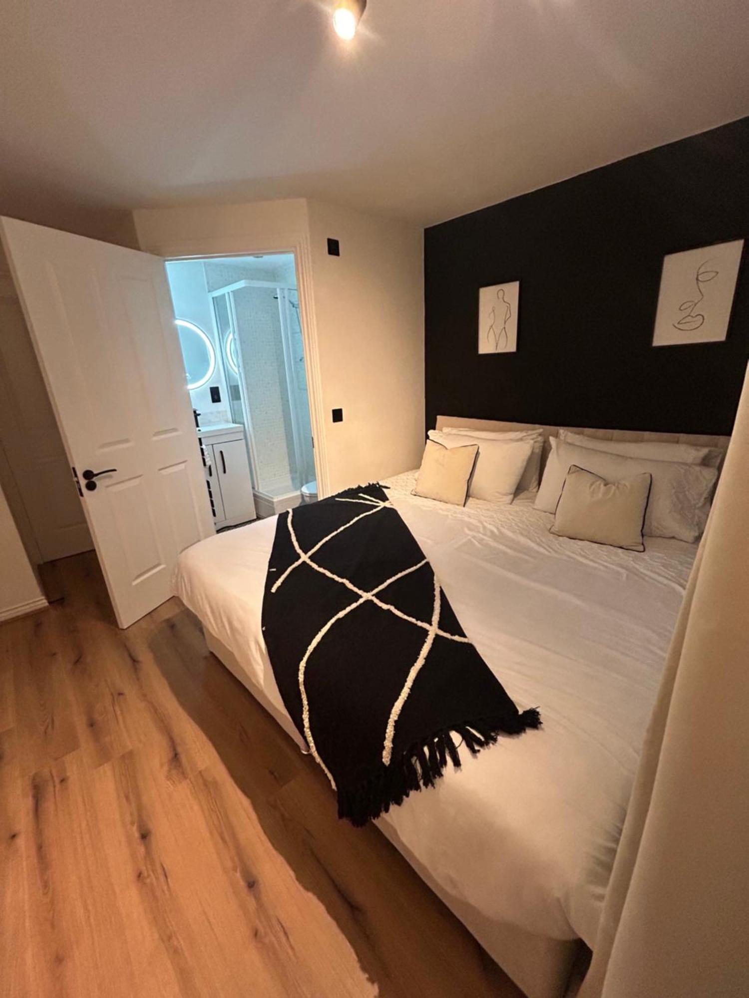 Apartment Modern 2 Bed - 15 Minutes From City Centre - Free Parking
