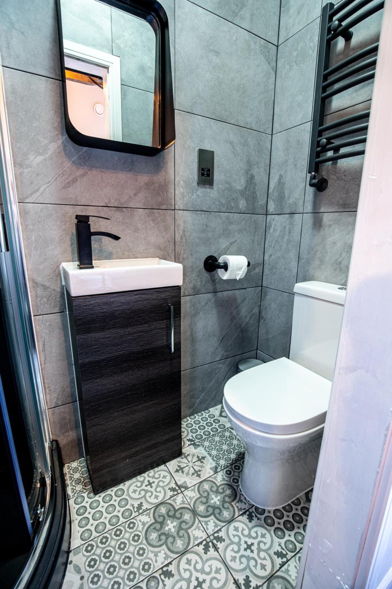 Holiday home Vip 3br Grade2 Luxurious Industrial House With Wood Fire, Electric Blinds And Big Cast Iron Windows In The Heart Of The Jq Birmingham