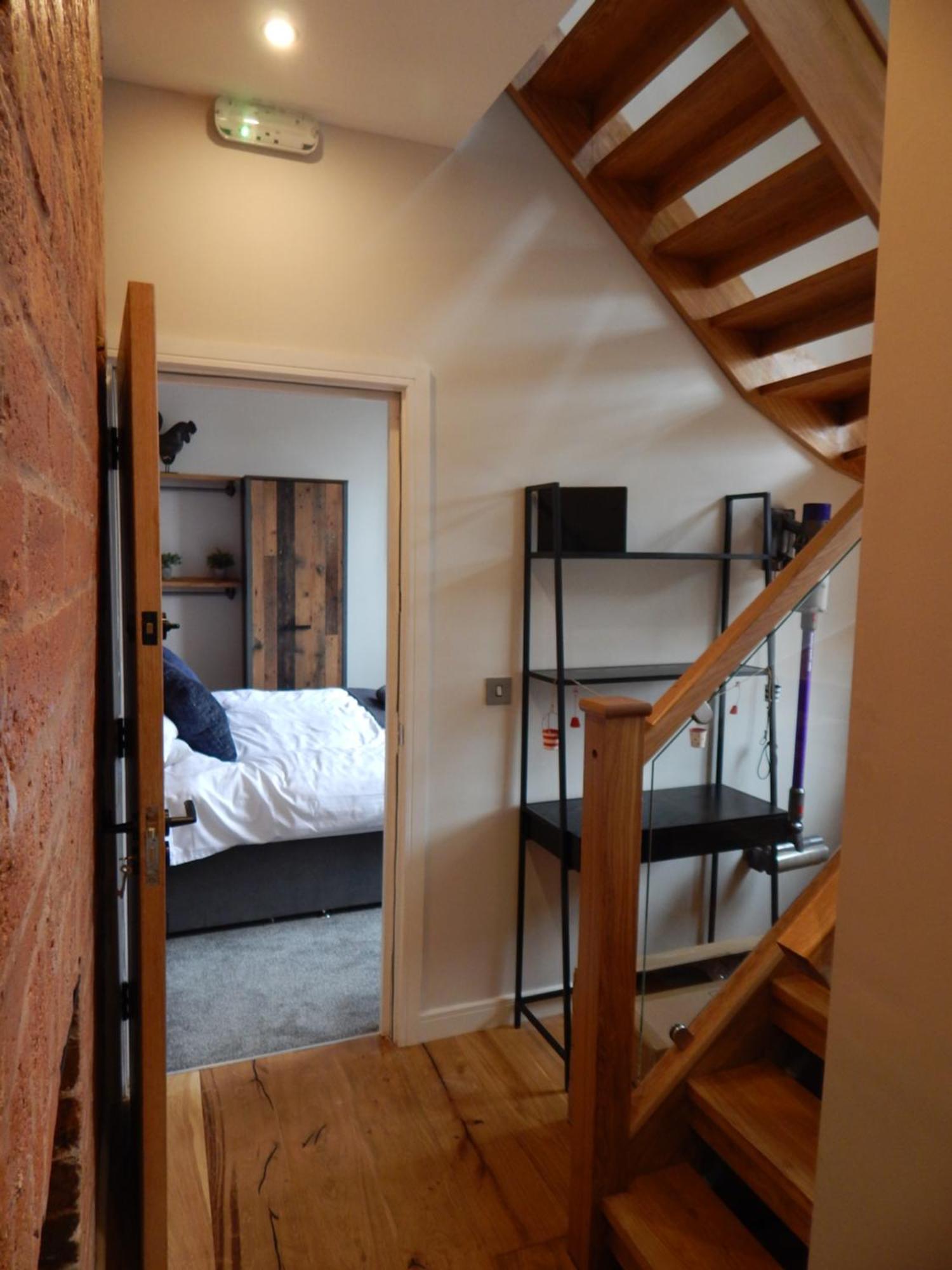 Vip 3br Grade2 Luxurious Industrial House With Wood Fire, Electric Blinds And Big Cast Iron Windows In The Heart Of The Jq