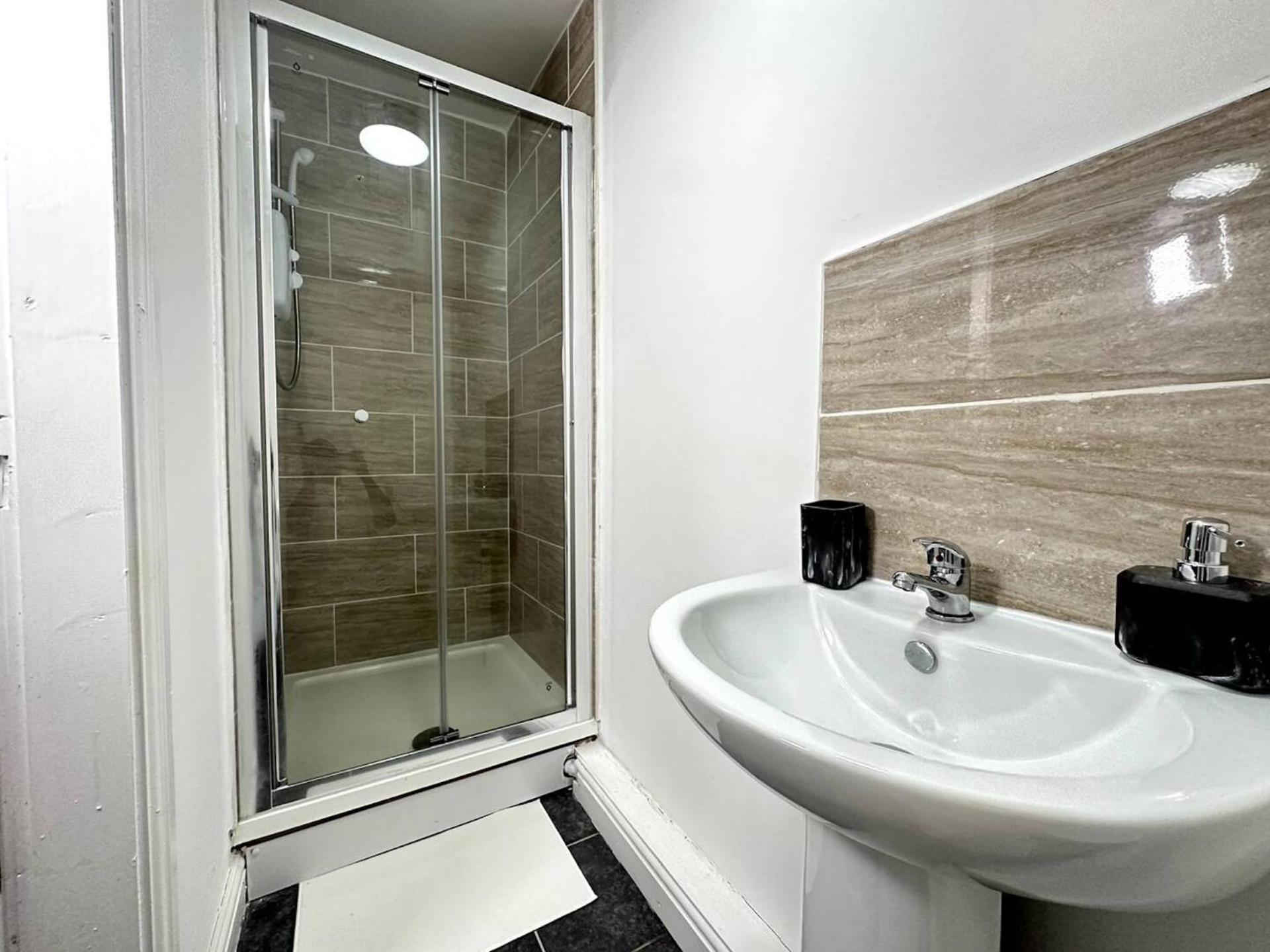 Chic With Natural Light! Apartment Birmingham