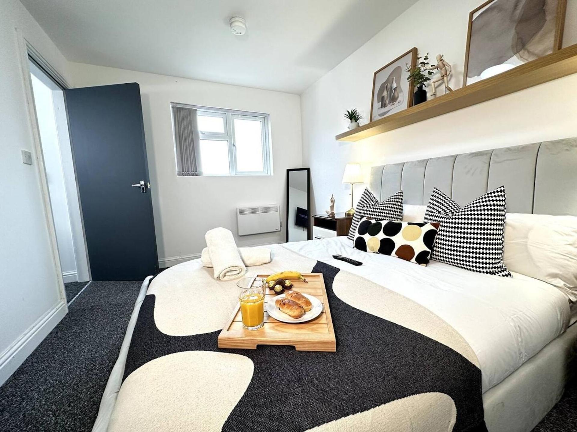 Apartment Chic With Natural Light!