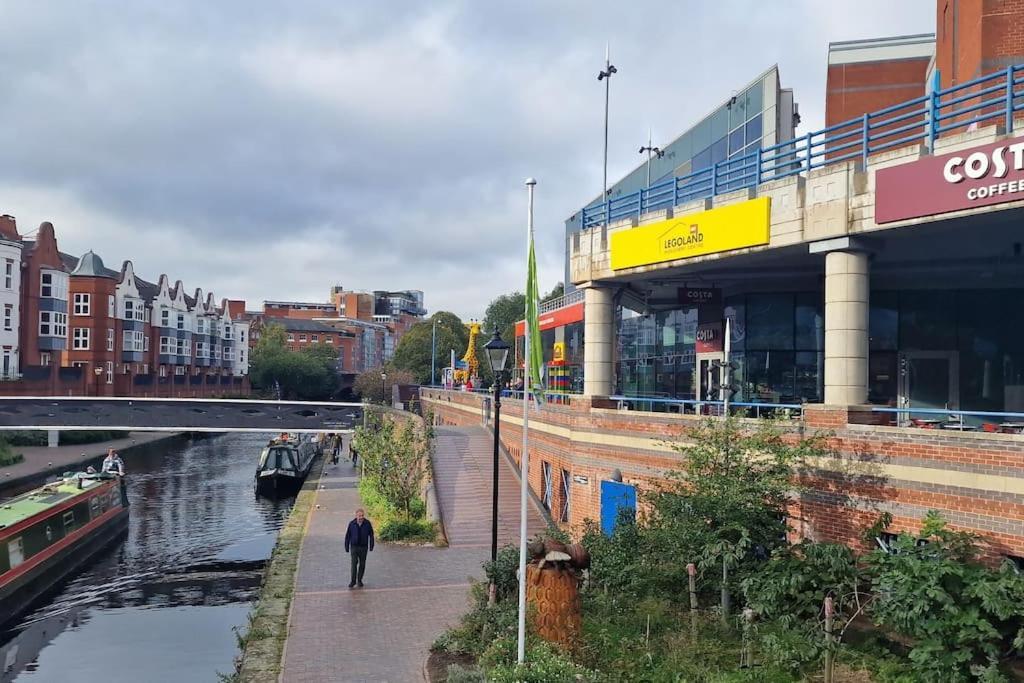2 Bedroom Centre Apartment Birmingham
