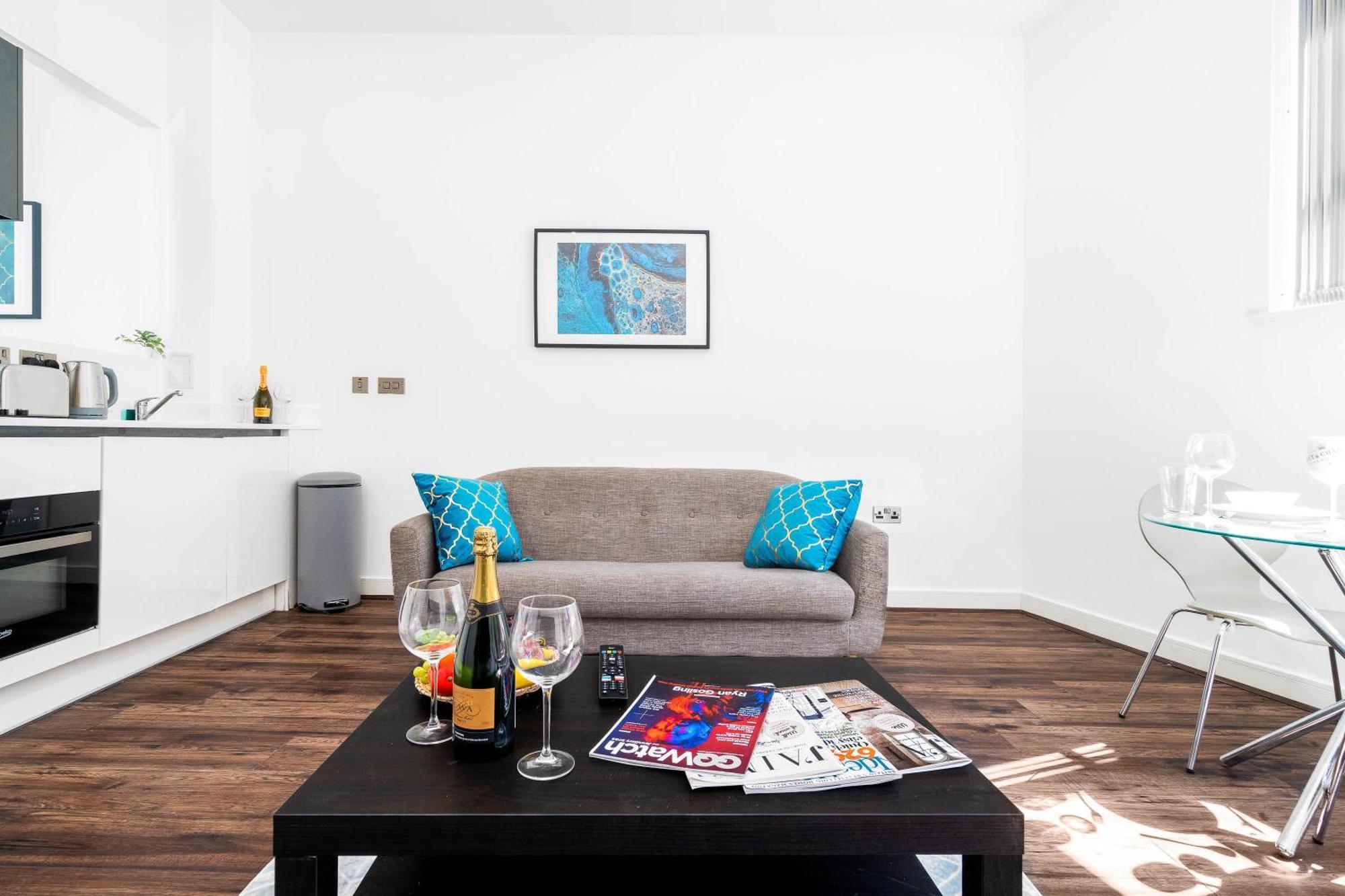 Apartment Centre - Cosy - Balcony - Free Netflix & Wifi 139k Birmingham