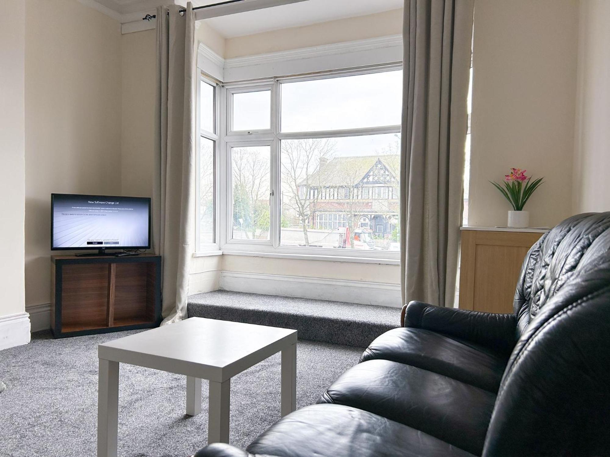 Apartment Lovely 2-bed In *