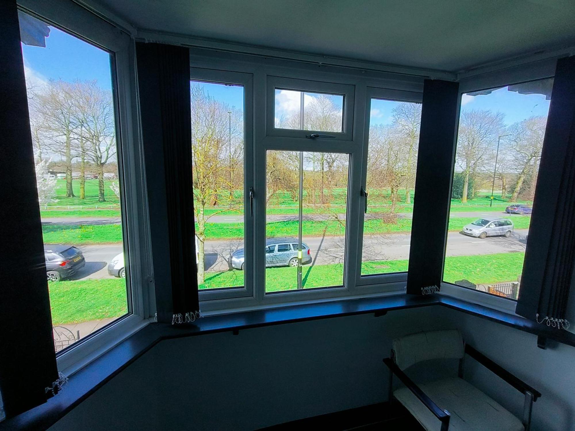 Modern 3 Bedroom House Apartment