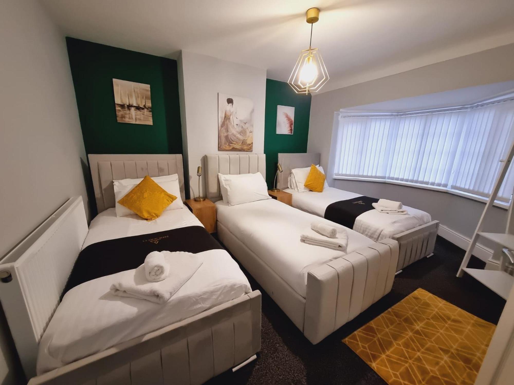 Large 5 Brh For Contractors,families And Business Free Parking * Birmingham