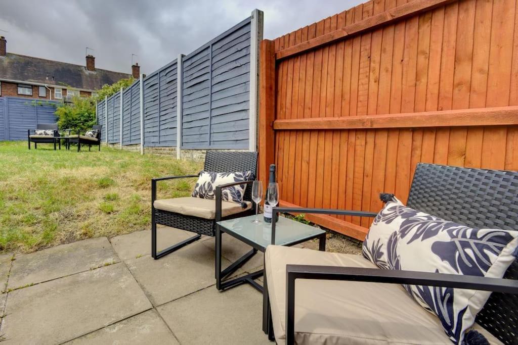 Retreat Close To The N.e.c. Airport World