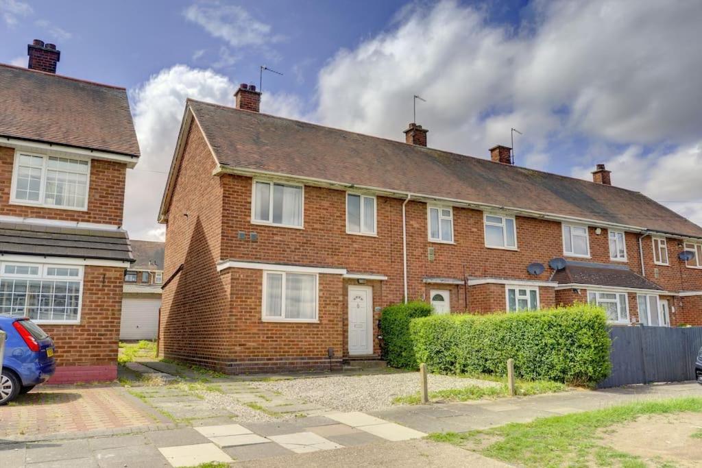 Retreat Close To The N.e.c. Airport World *