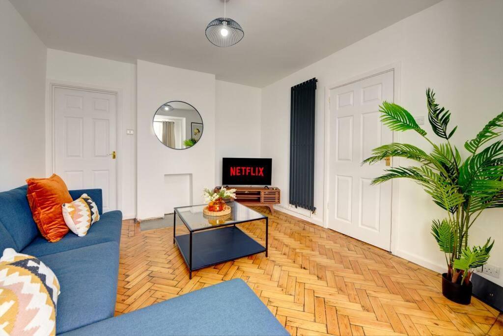 Retreat Close To The N.e.c. Airport World