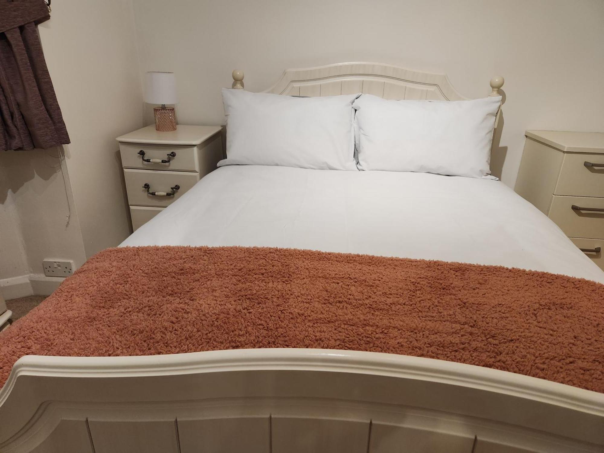 Elmdon House With 4 Spacious Bedrooms To Choose Homestay Birmingham