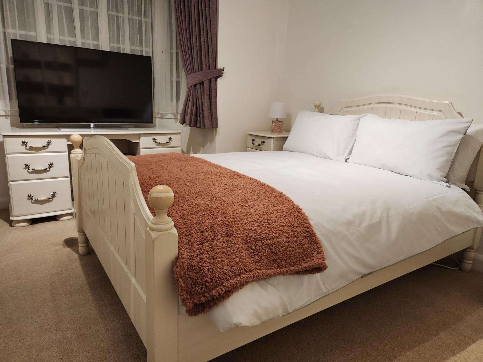 Elmdon House With 4 Spacious Bedrooms To Choose Homestay *